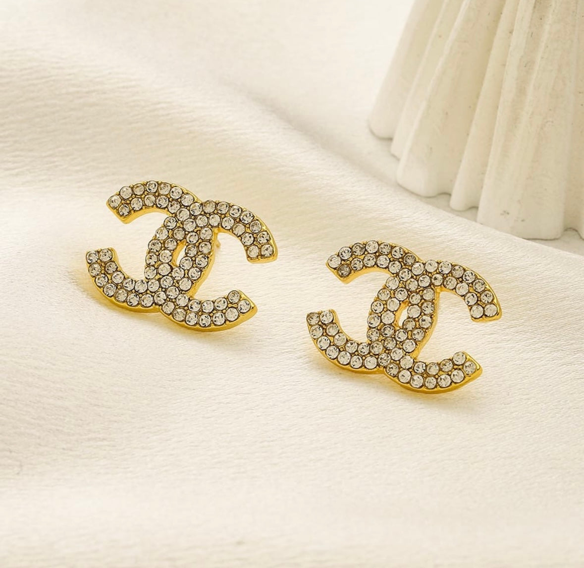 Luxe Crystal Studs – Gold